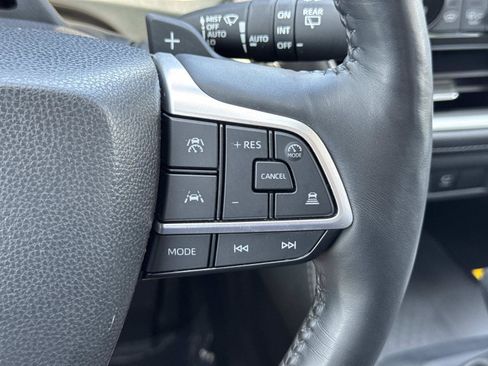 Used 2024 Toyota Grand Highlander AWD image 12