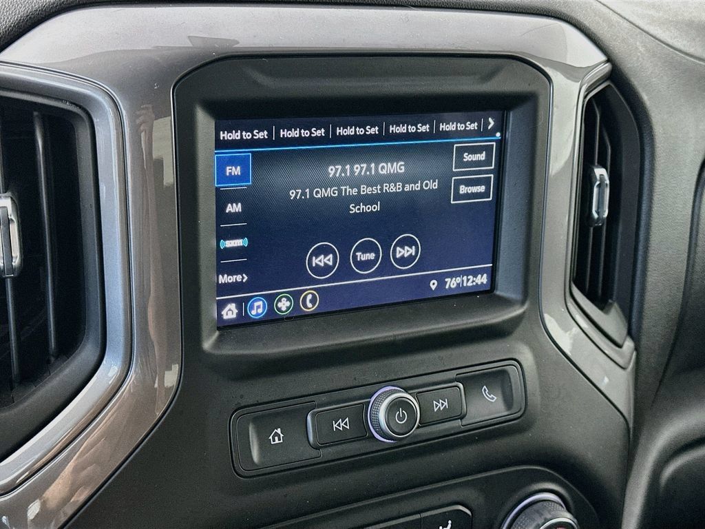 Used 2019 Chevrolet Silverado 1500 Custom Trail Boss w/ Custom Convenience Package AWD/4WD image 17