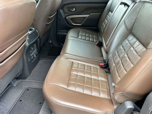 Used 2021 Nissan Titan Platinum Reserve RWD image 7
