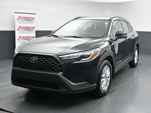 Used 2024 Toyota Corolla Cross LE image 4