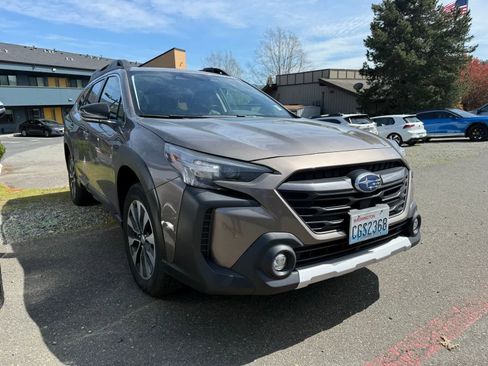 Used 2023 Subaru Outback Limited image 4