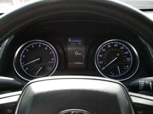 Used 2018 Toyota Camry LE image 21