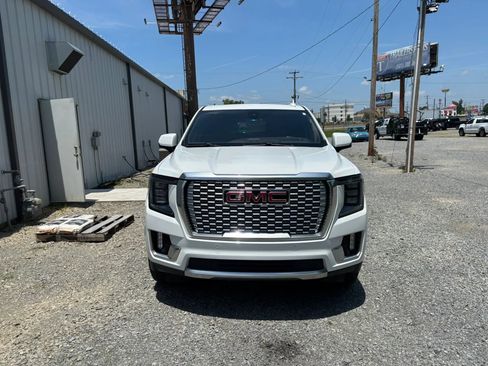 Used 2021 GMC Yukon XL Denali w/ Denali Ultimate Package AWD/4WD image 2