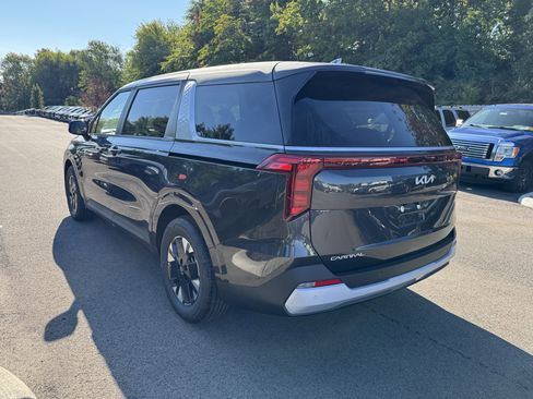 New 2026 Kia Carnival LXS image 7