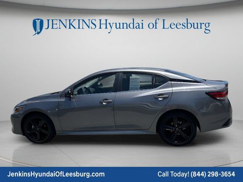 Used 2024 Nissan Sentra SR FWD image 9