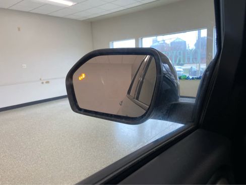 Used 2023 Ford Explorer Limited w/ Equipment Group 301A image 43