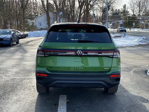 New 2026 Volkswagen Taos SE image 6