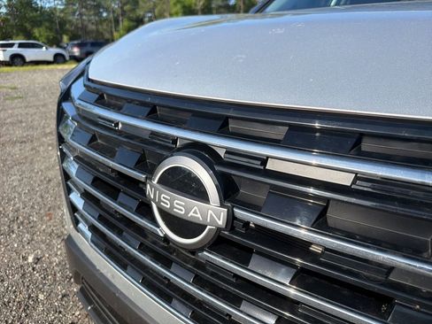 Used 2025 Nissan Rogue S image 18