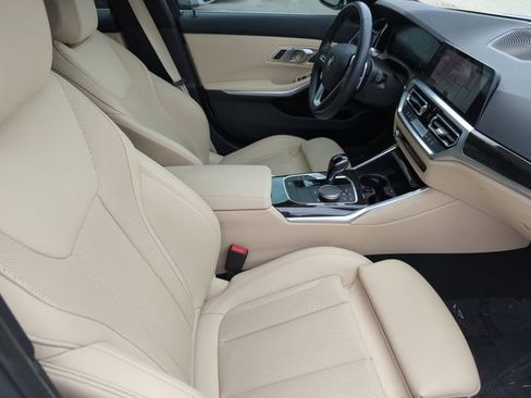 Certified 2022 BMW 330i xDrive Sedan w/ Convenience Package image 17