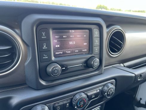 Used 2020 Jeep Gladiator Sport w/ Quick Order Package 24S AWD/4WD image 23