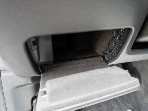 Used 2022 Audi Q8 Premium image 22