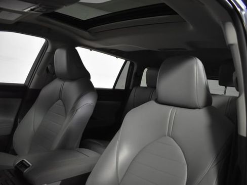 Used 2020 Toyota Highlander XLE AWD/4WD image 10