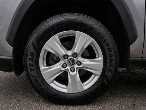 Used 2019 Toyota RAV4 LE image 9