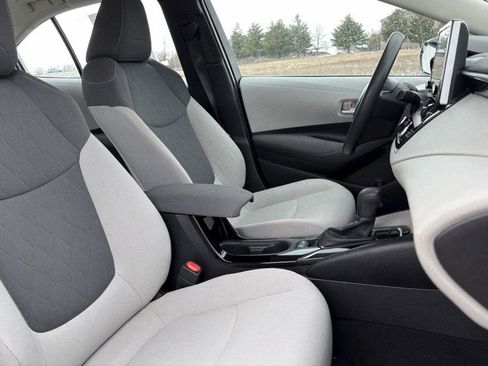 Used 2020 Toyota Corolla LE image 25