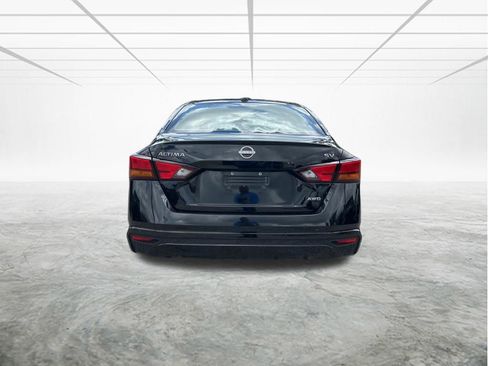 Used 2024 Nissan Altima 2.5 SV image 5