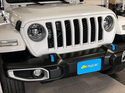 Used 2023 Jeep Wrangler Unlimited Sahara AWD/4WD image 31