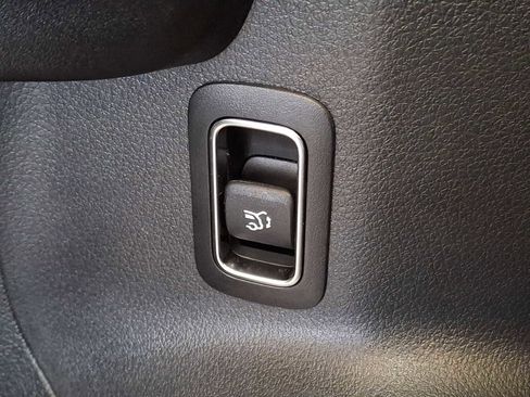 Used 2026 Mercedes-Benz GLB 250 4MATIC image 25