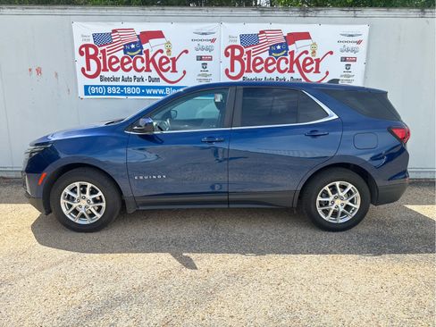 Used 2022 Chevrolet Equinox LT w/ Driver Convenience Package FWD image 7