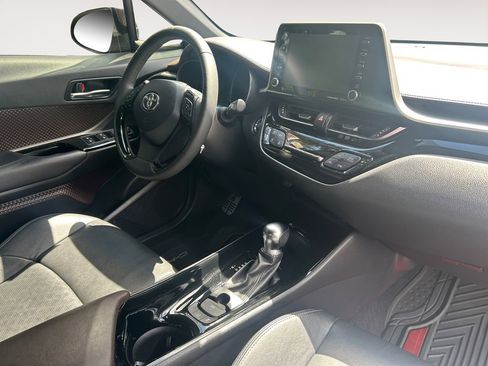 Used 2019 Toyota C-HR Limited FWD image 27