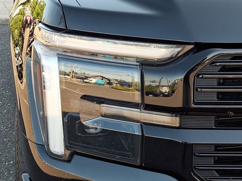 Used 2025 Ford F150 Platinum AWD/4WD image 9