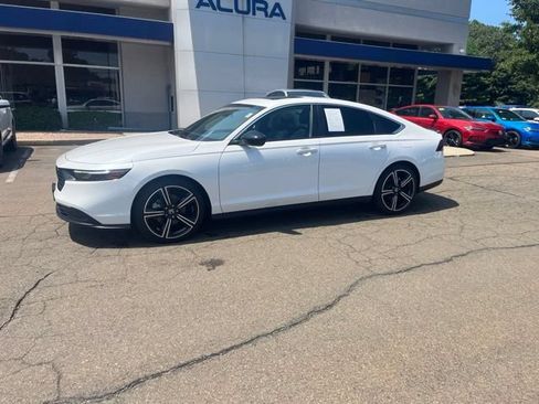 Used 2025 Honda Accord Sport image 29