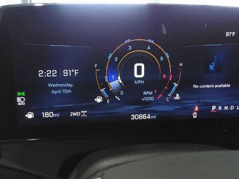 Used 2025 Chevrolet Traverse LT image 7