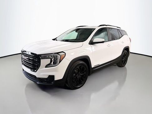 Used 2022 GMC Terrain SLE w/ Driver Convenience Package image 5