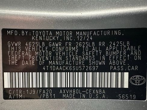 Used 2025 Toyota Camry LE image 11