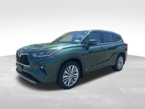 Used 2023 Toyota Highlander Platinum AWD/4WD image 1