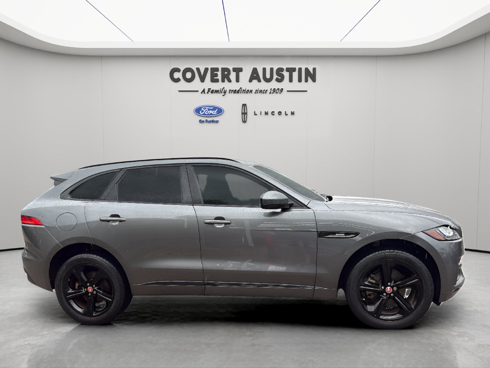 Used 2018 Jaguar F-PACE R-Sport AWD/4WD image 6