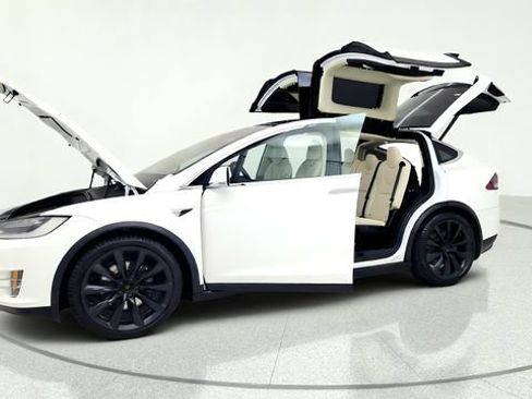 Used 2018 Tesla Model X 75D AWD/4WD image 14