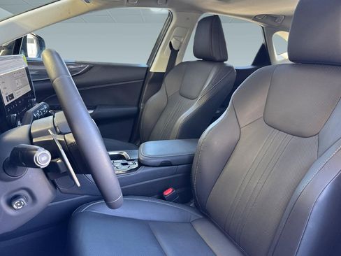 Used 2024 Lexus NX 250 FWD image 5