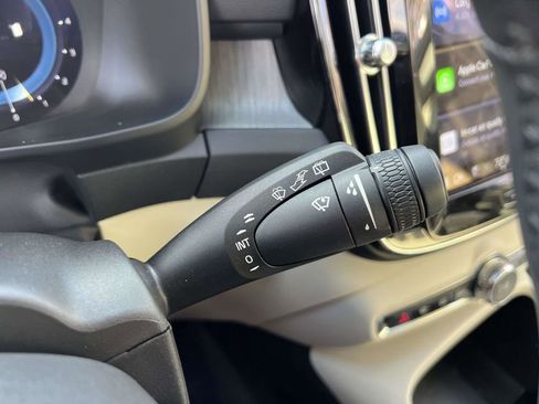 Used 2023 Volvo XC40 B5 Ultimate w/ Climate Package image 35