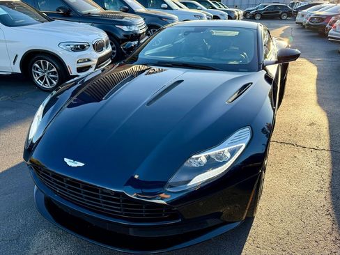 Used 2018 Aston Martin DB11 V12 image 2