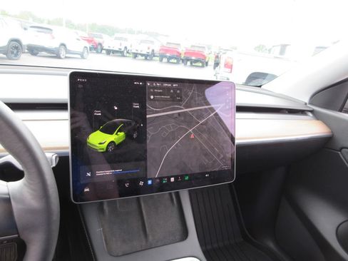 Used 2021 Tesla Model Y Long Range AWD/4WD image 31