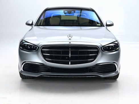 Used 2023 Mercedes-Benz S 580 4MATIC Sedan image 2