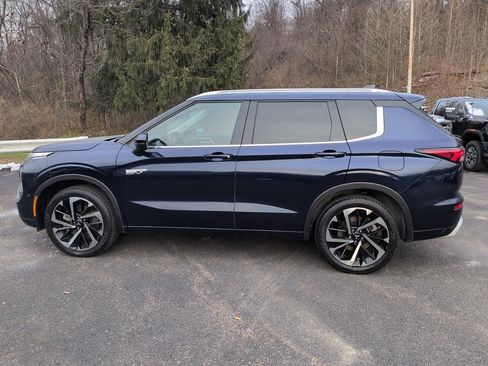 Used 2023 Mitsubishi Outlander SEL image 6