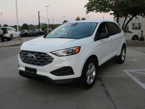 Used 2021 Ford Edge SE FWD image 3