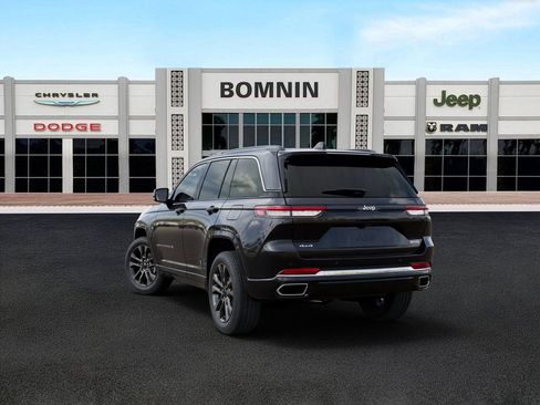 New 2025 Jeep Grand Cherokee Overland w/ Luxury Tech Group IV AWD/4WD image 3