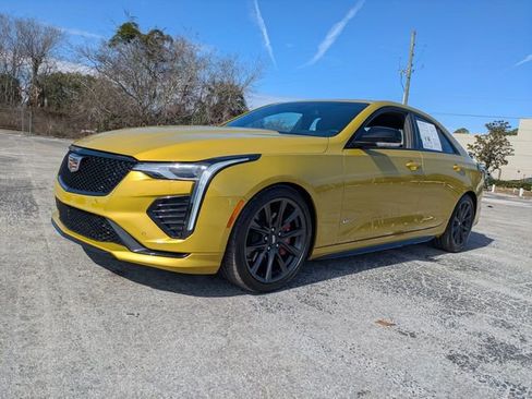 Used 2024 Cadillac CT4 V image 5