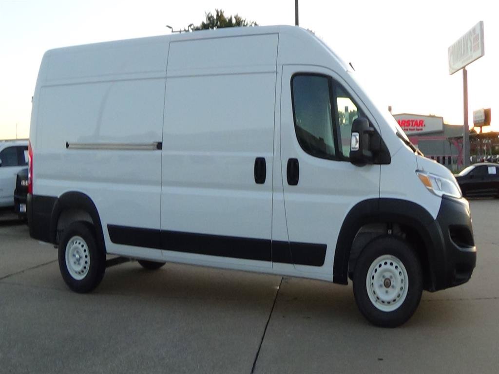 Used 2025 RAM ProMaster 2500 w/ Storage Group FWD image 5