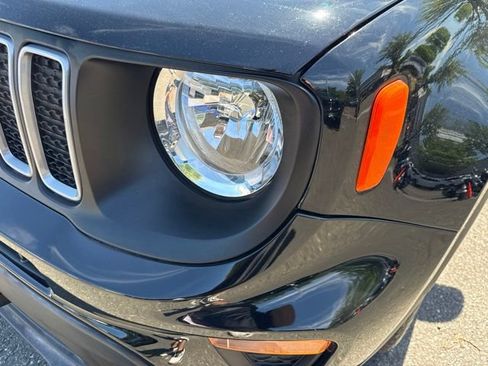 Used 2023 Jeep Renegade Latitude AWD/4WD image 36