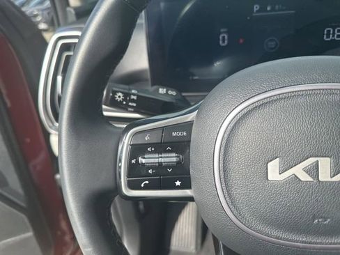 Used 2025 Kia Sorento S image 17