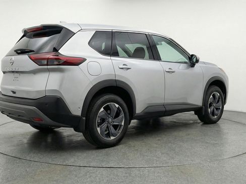 Used 2025 Nissan Rogue SV image 9