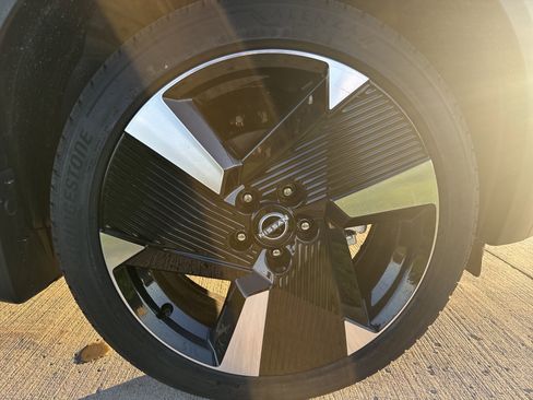 New 2026 Nissan Kicks SR w/ Cold Weather Package image 7