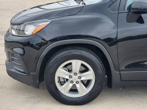 Certified 2021 Chevrolet Trax LS w/ Tint and Cruise Package FWD image 8