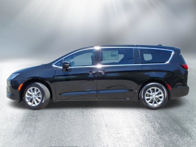New 2027 Chrysler Pacifica Select AWD/4WD image 3