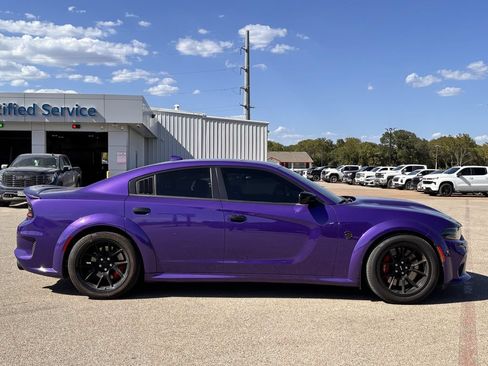 Used 2023 Dodge Charger SRT Hellcat w/ Harman/Kardon Audio Group RWD image 5