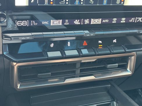 Used 2025 GMC Hummer EV 3X w/ LPO, Dark Essentials Package image 19