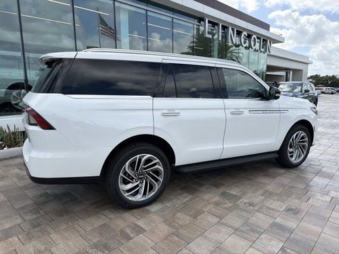 New 2026 Lincoln Navigator Premiere AWD/4WD image 2